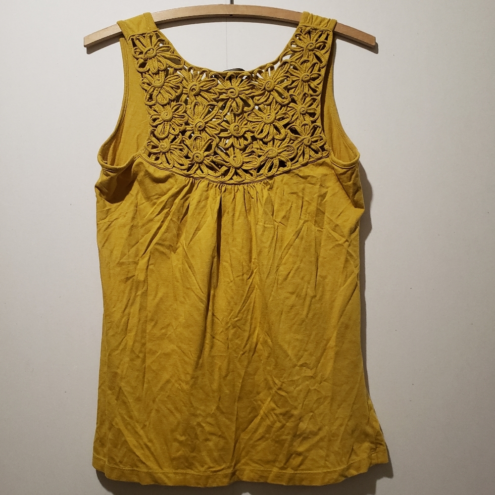 feminine mustard yellow sleeveless tank top crochet, women's size S Willi Smith
